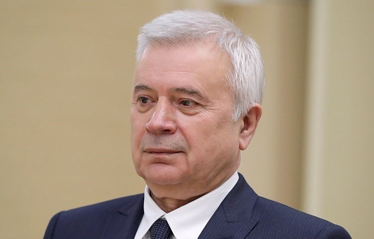 Президент ОАО «ЛУКОЙЛ» подарил мечети Коран XII века