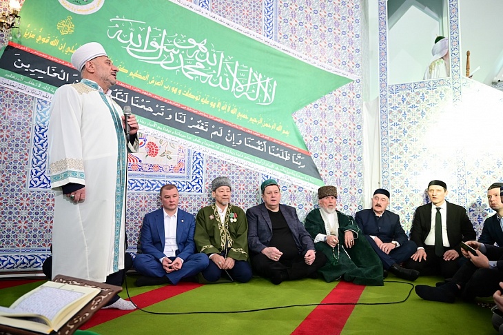 С великим праздником Ураза-Байрам!