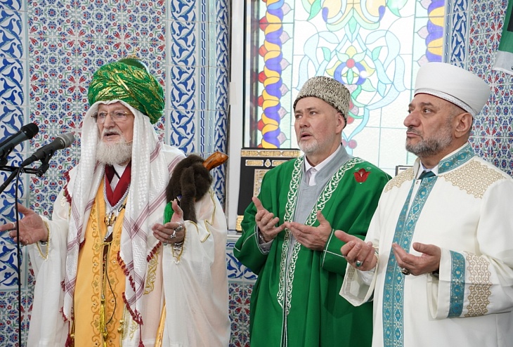 Мусульмане встречают великий праздник «Ураза-Байрам»