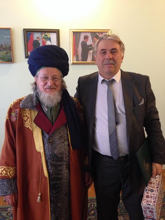 Поздравление Председателю Совета по государственно-межконфессиональным отношениям при Президенте РБ В.П.Пяткову по случаю Дня рождения от Верховного муфтия