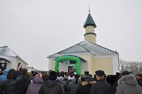 Шейх-уль-Ислам Талгат Таджуддин открыл новую мечеть в Оренбургской области