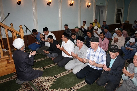 В медресе «Нуруль Ислам» г.Октябрьский отметили «Ураза-Байрам» 