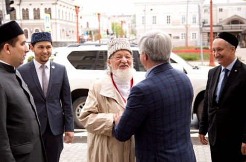 В Казани проходит XII Всероссийский сход татарских религиозных деятелей «Национальная самобытность и религия»