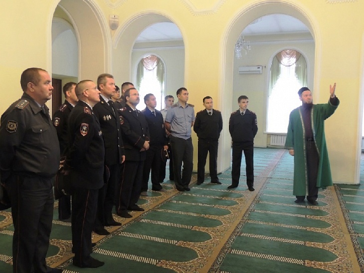 Сотрудники вневедомственной охраны Уфы посетили Первую соборную мечеть