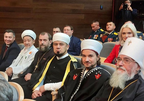Муфтий Мухаммад Таджуддинов принял участие в торжественном собрании, посвященном Дню Республики Башкортостан