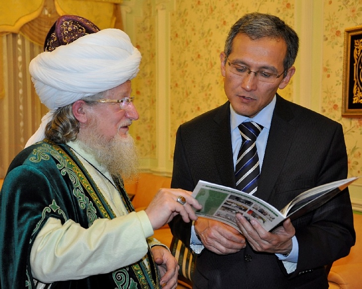 Киргизские высшие чиновники перенимают опыт ЦДУМ России