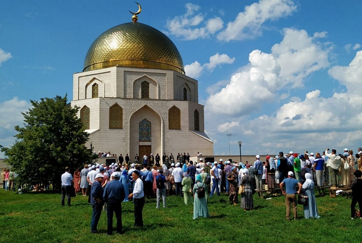 Верховный муфтий принимает участие в VIII съезде Всемирного конгресса татар